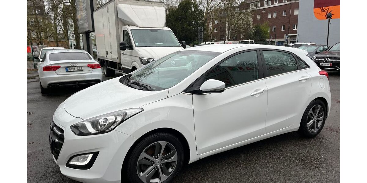 Hyundai i30 138.188 km 8.400 &euro; Oberhausen 46045