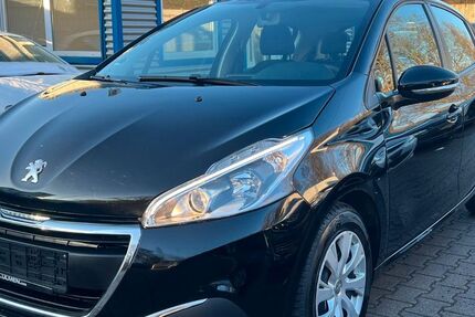 Peugeot 208 88.000 km 6.999 &euro; Essen 45356