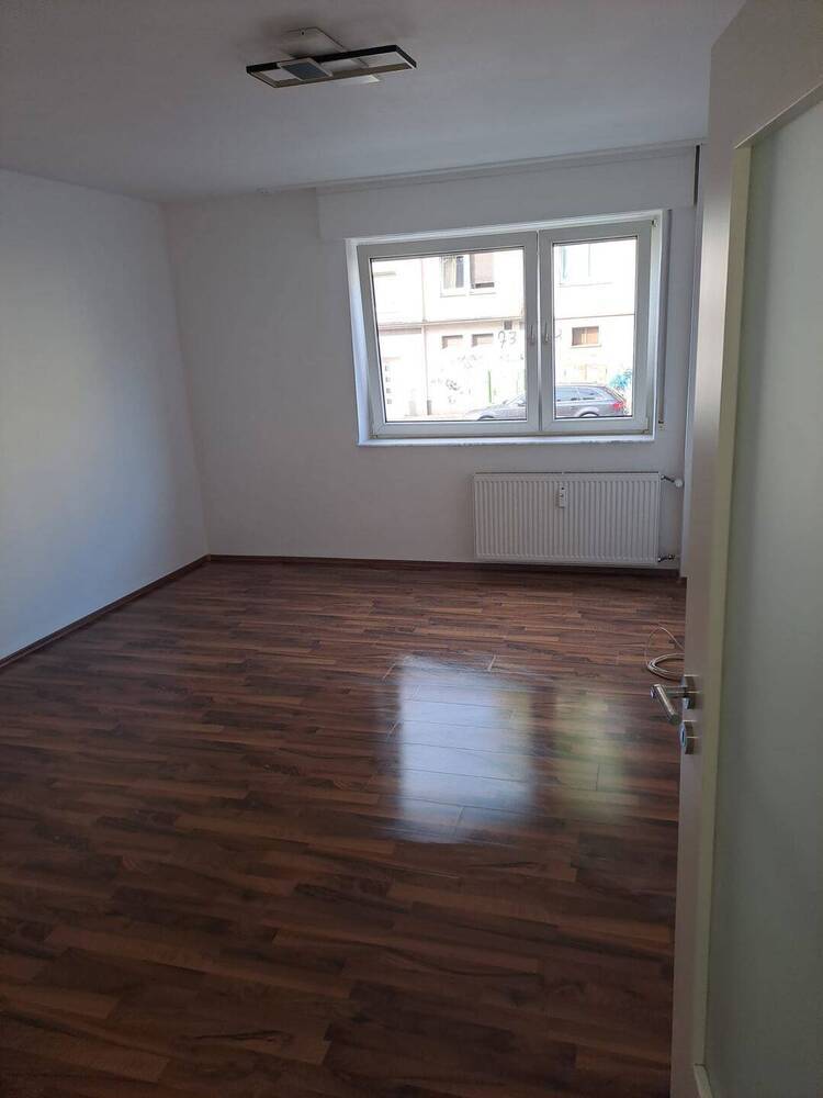 Mieter gesucht für Wohnung mit eigenem Garten! 3,5 Zimmer-Wohnung im EG mit Terrasse und eigener Gartenfläche, gut geschnitten, in Bochumer City-Lage