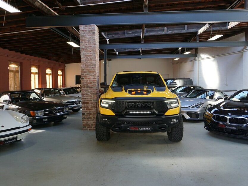 Dodge RAM 1500 TRX 6.2L V8 SMARTCUP Leder Pano HuD H&K 41.719 km 128.900 € Wuppertal 42327