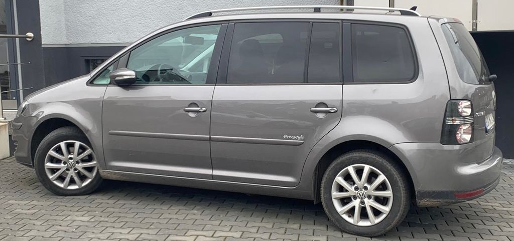 VW Touran 160.500 km 5.490 &euro; Bochum 44805