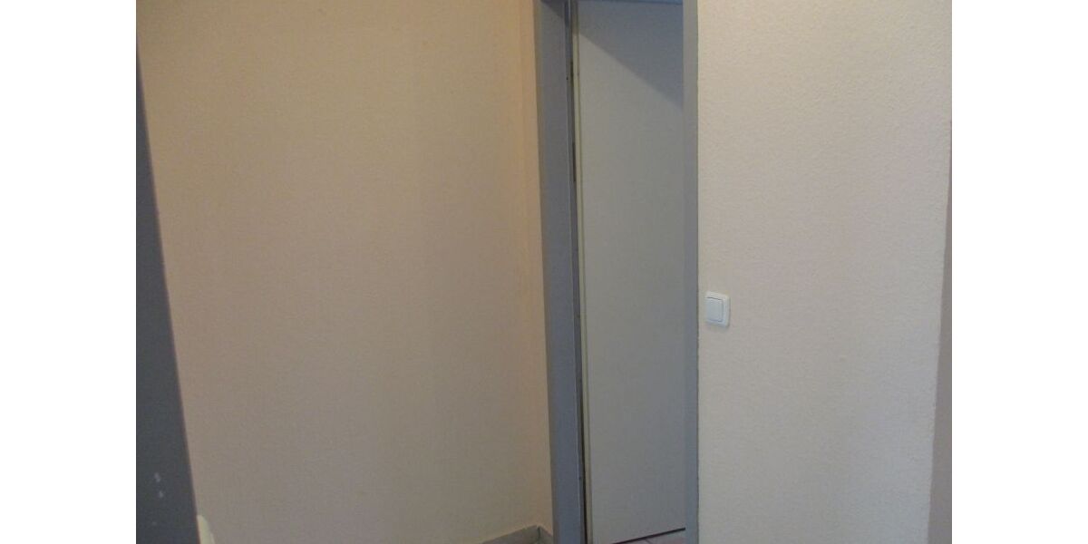 Provisionsfrei* Geräumige 4-Zi.-Wohnung m. Stellpl., Altendorfer Straße, 1.OG - Etagenwohnung Essen Altendorf | Angebot:26991510