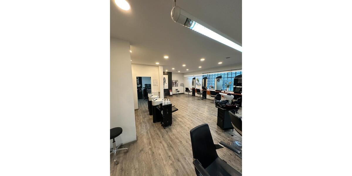 Gewerbefläche 177 m² in Duisburg-Homberg | 8-Stellplätze | VB zimmer