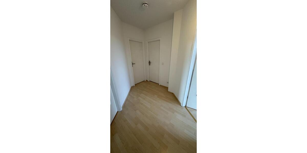 Helle Dachgeschosswohnung mit schönem Balkon in guter Lage 2 zimmer