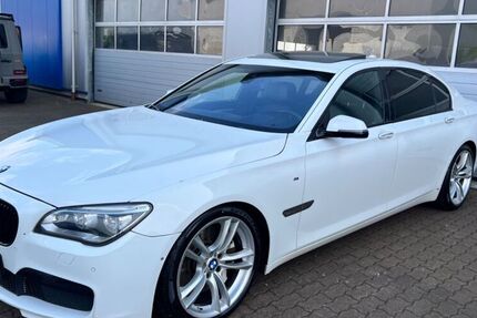 BMW 750