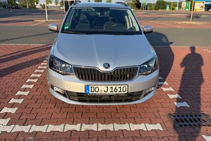 Skoda Fabia 61.900 km 11.000 &euro; Dortmund 44388