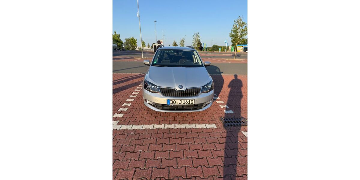 Skoda Fabia 61.900 km 11.000 &euro; Dortmund 44388