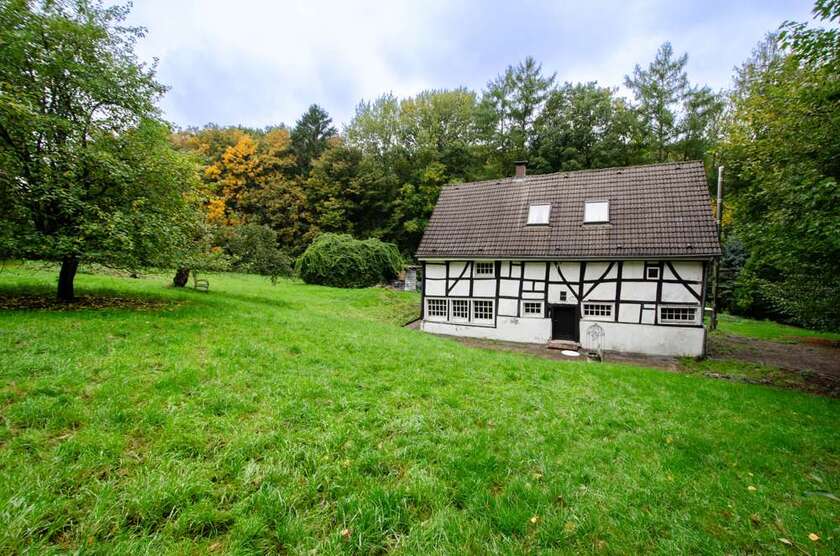 Haus zum Kaufen in Hattingen 300.000 € 250 m² 7 zimmer