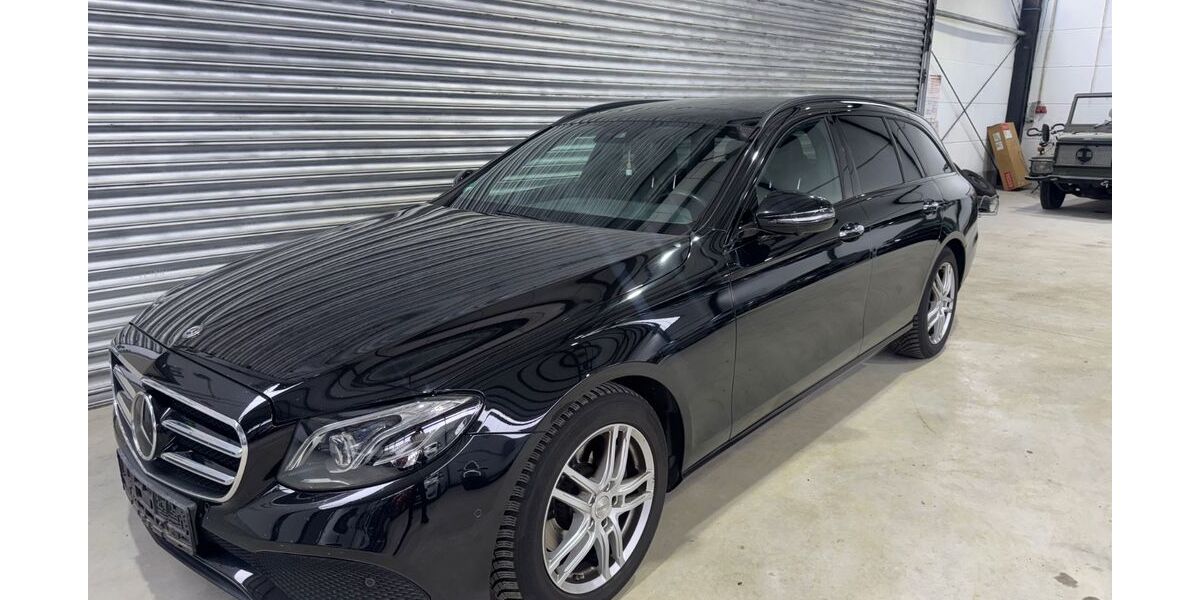 Mercedes-Benz E 220 124.000 km 22.990 &euro; Hünxe 46569