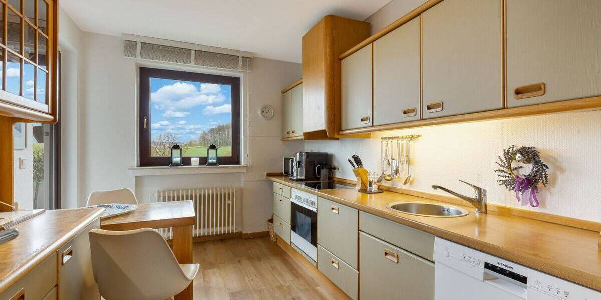 Etagenwohnung Velbert Mitte - 3 Zimmer, 93 m&sup2;, 220.000&euro; | Angebot:26358898
