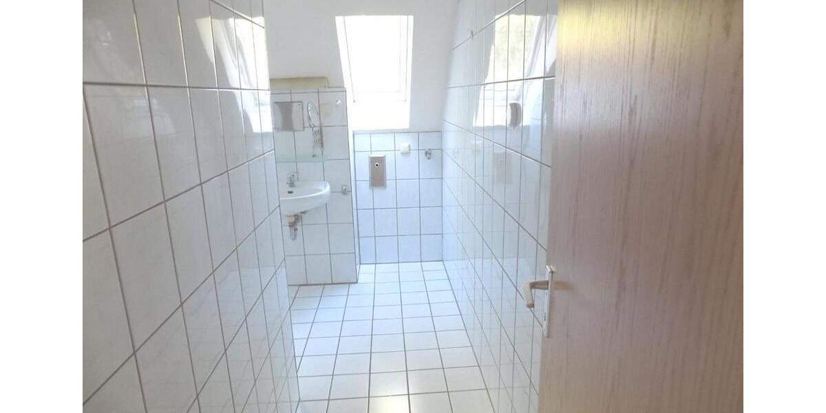 Dachgeschoßwohnung Herne Wanne - 2.5 Zimmer, 51 m&sup2;, 390&euro; | Angebot:25102137