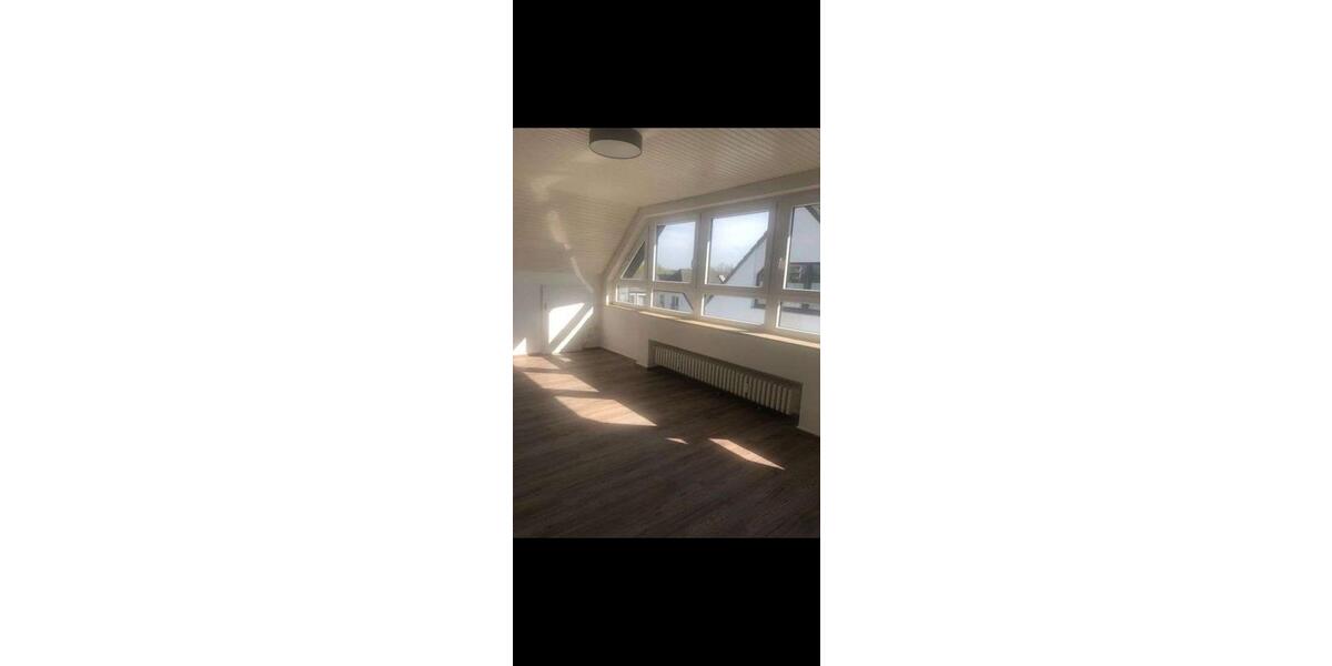 Dachgeschoßwohnung Duisburg Großenbaum - 2.5 Zimmer, 67 m&sup2;, 930&euro; | Angebot:26235851
