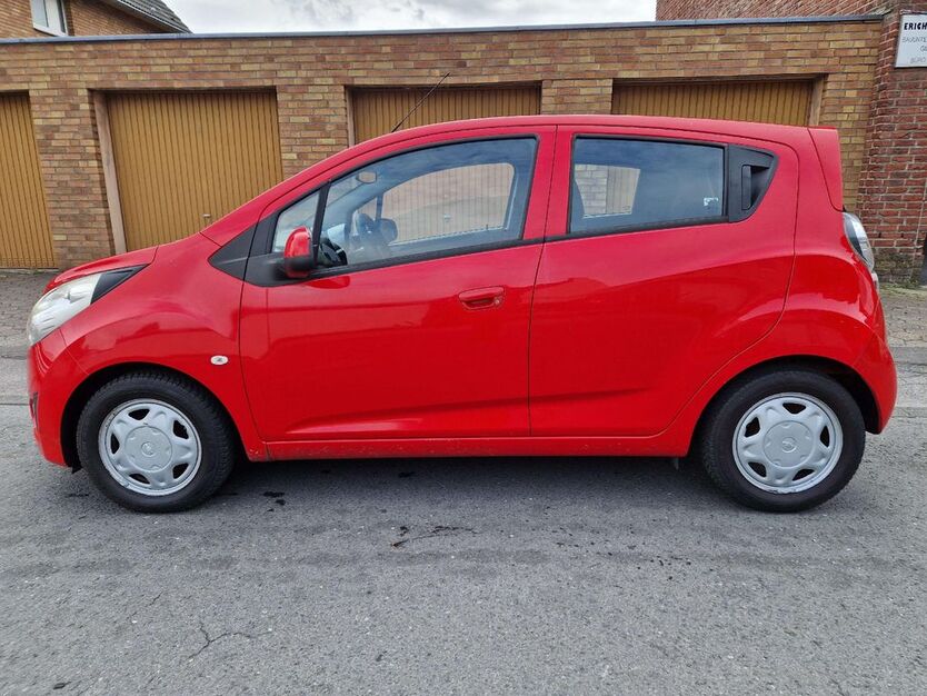 Chevrolet Spark 141.000 km 4.399 € Gelsenkirchen 45881