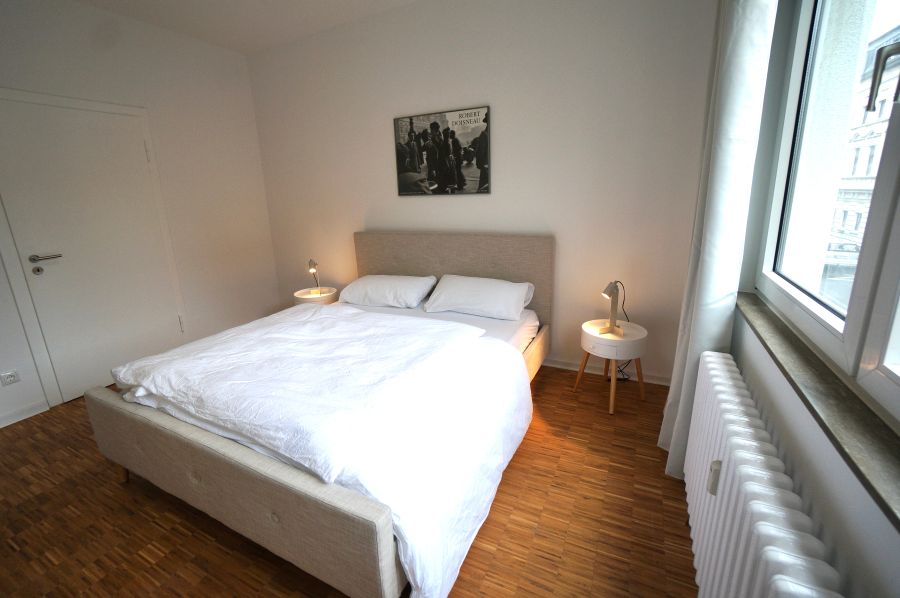 Sehr schöne 3 Zimmer Whg komplett möbliert ! Fußläufig zum HBf ! 3 zimmer