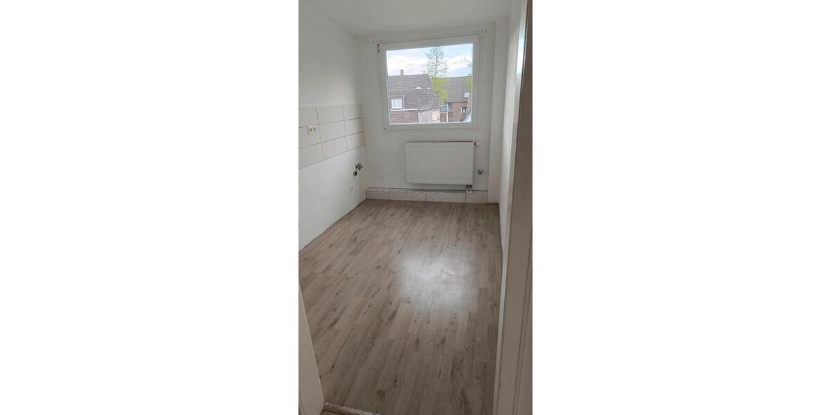 Dachgeschoßwohnung Duisburg Beeck - 2.5 Zimmer, 52 m&sup2;, 374&euro; | Angebot:26237076