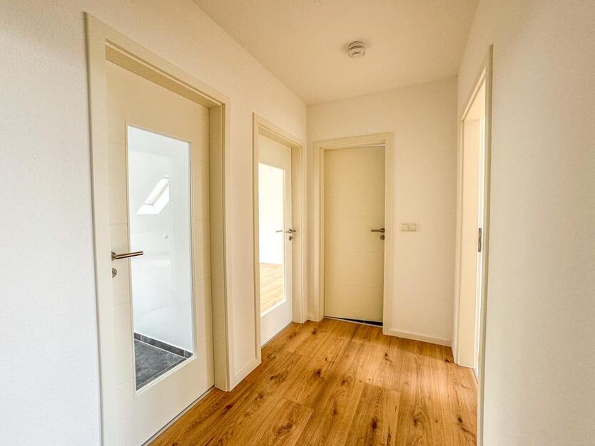 Renovierte 3-Zimmer-Wohnung mit Balkon & Stellplatz