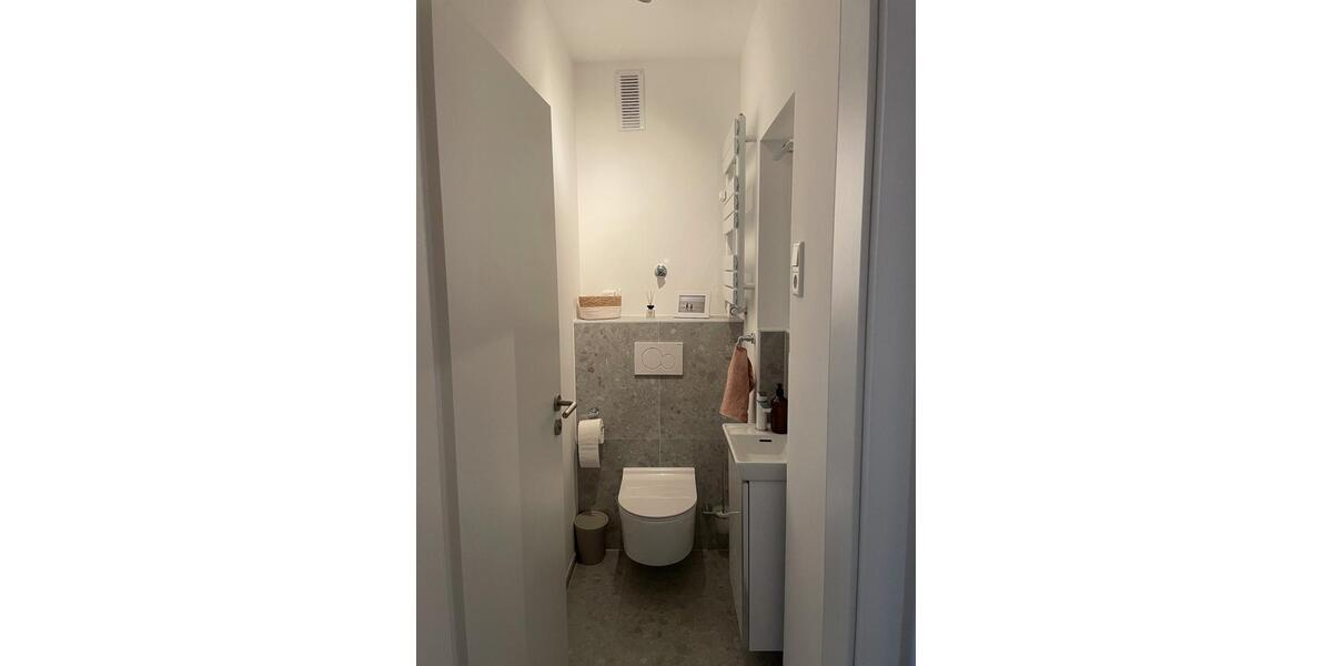 Moderne, frisch sanierte, möblierte, 78 qm Wohnung in guter Lage 3 zimmer