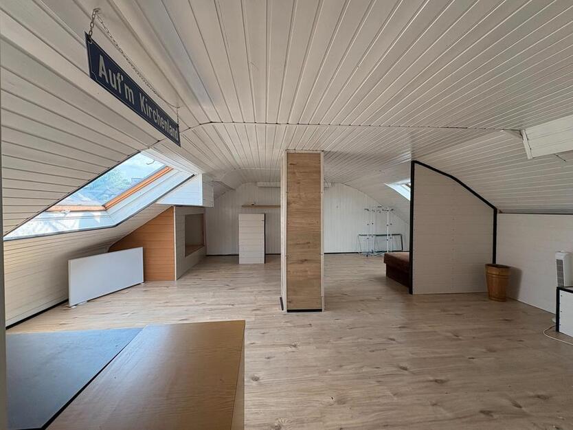 Großzügiges Reihenmittelhaus mit sonnigen Garten und eigener Garage