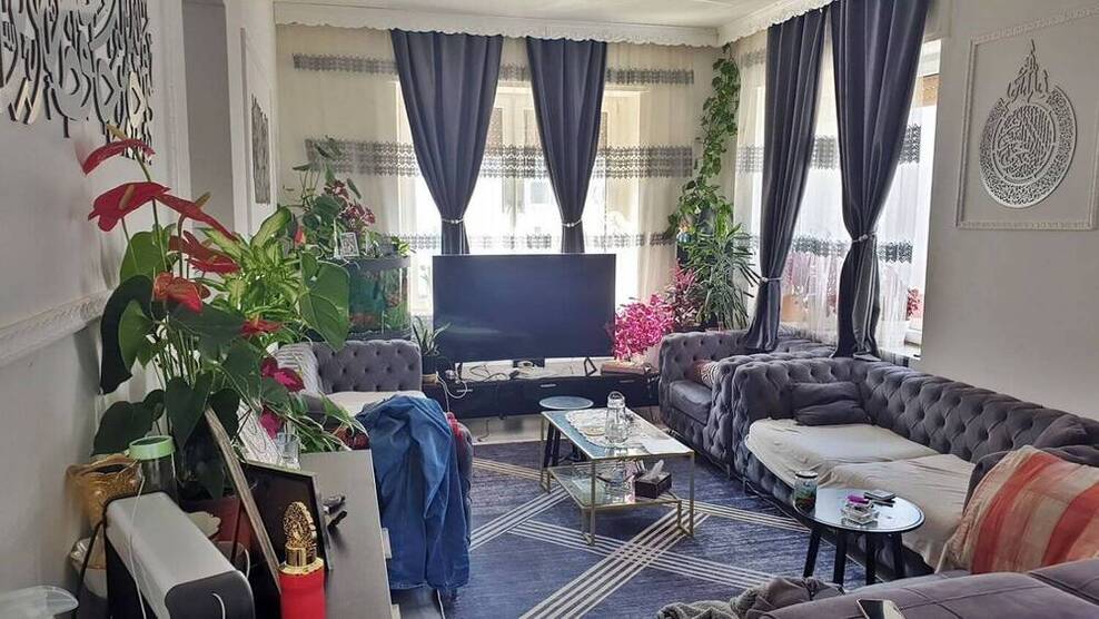 Modernisiertes Wohn- und Geschäftshaus, 488 qm vermietbare Fläche, 3 Garagen