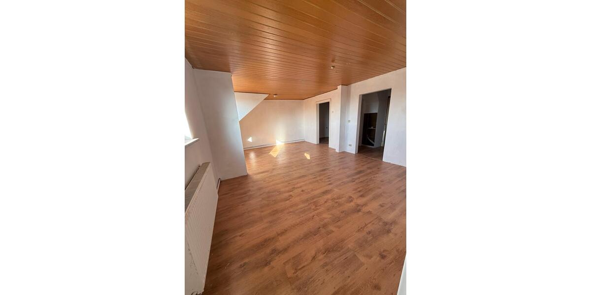 Dachgeschoßwohnung Gelsenkirchen Gelsenkirchen-Nord - 2 Zimmer, 77 m&sup2;, 450&euro; | Angebot:26341699