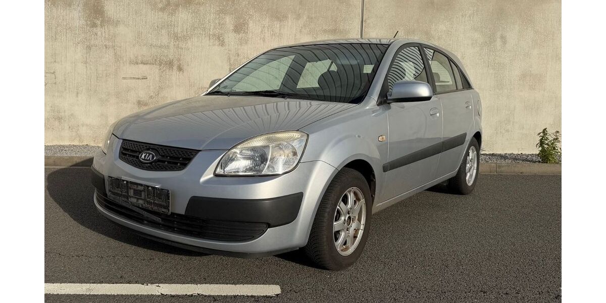 Kia Rio 93.100 km 2.100 &euro; Dortmund 44269