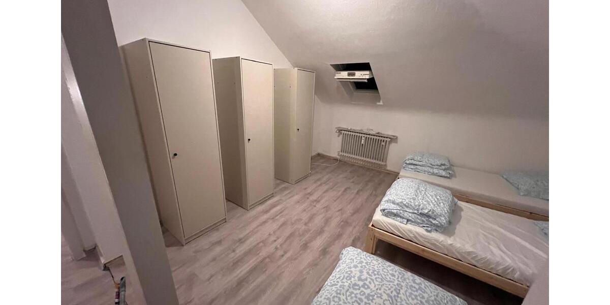 Dachgeschoßwohnung Essen Stadtbezirk VI - 3 Zimmer, 60 m&sup2;, 850&euro; | Angebot:26255769