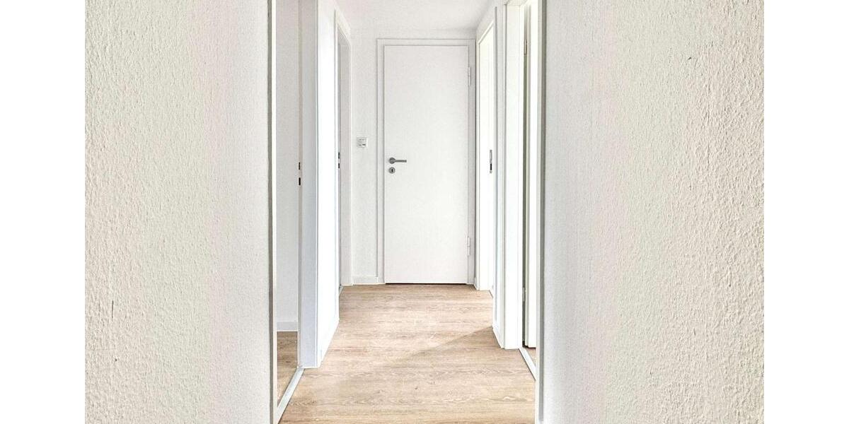 Sanierte 3 Zimmer-Dachgeschosswohnung wartet auf neue Mieter 3 zimmer