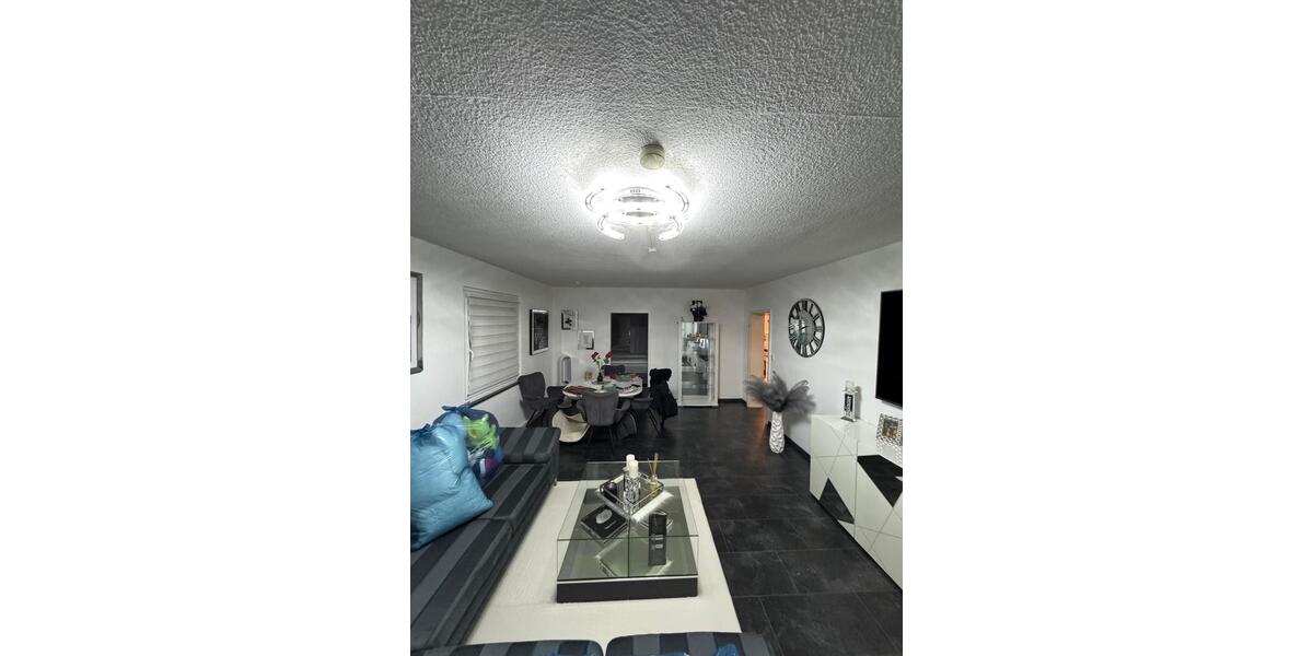 3 Zimmer Wohnung 1.OG 3 zimmer