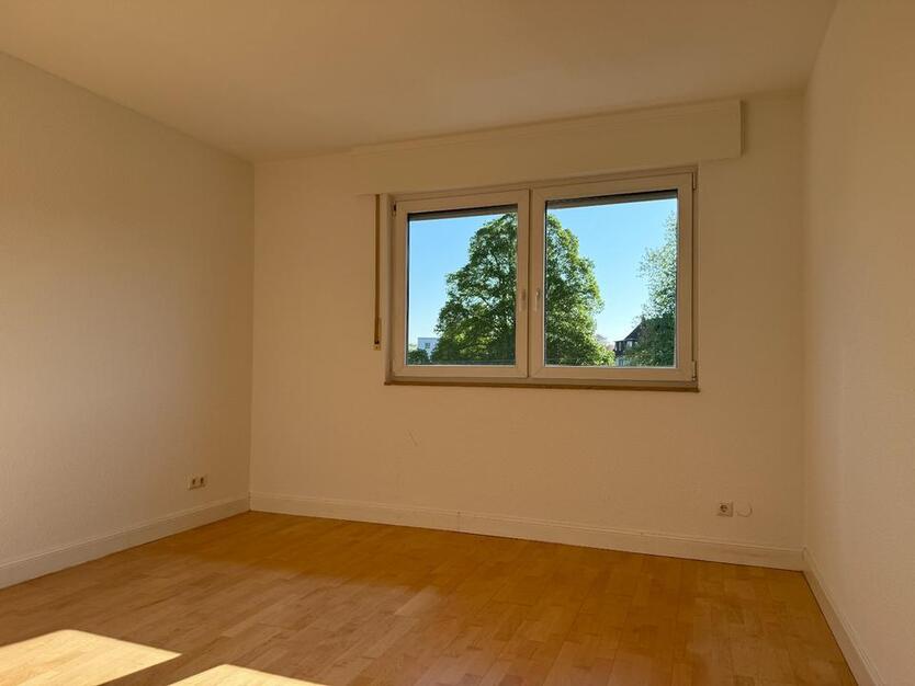 3,5Zimmerwohnung, Balkon, EBK und Garage! Provisionsfrei!!