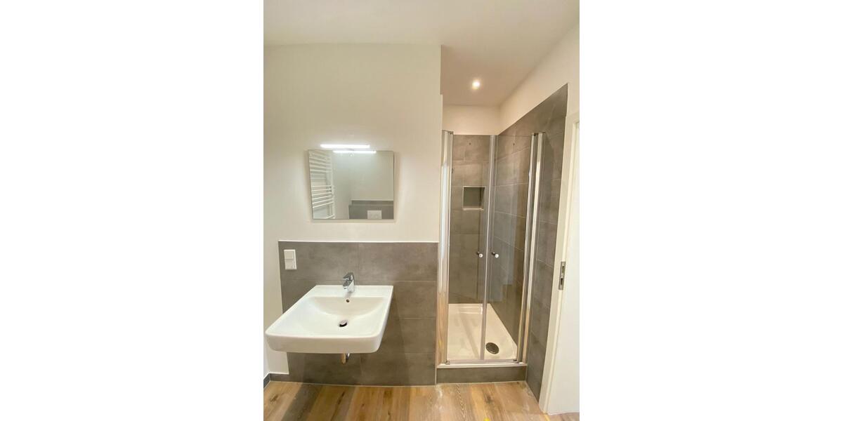 Tolle Dachgeschoss-Wohnung inkl. Terrasse und Einbauküche 3.5 zimmer