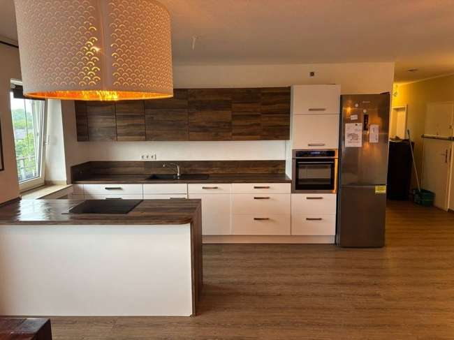 Wohnung zum Kaufen in Duisburg 129.000 € 98.73 m² 4 zimmer