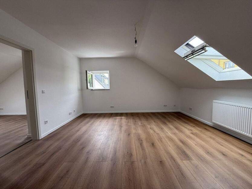 Frisch sanierte 44 m² Dachgeschoss-Singlewohnung - nur 3 Min. zum Phoenixsee, Dortmund-Schüren 2 zimmer