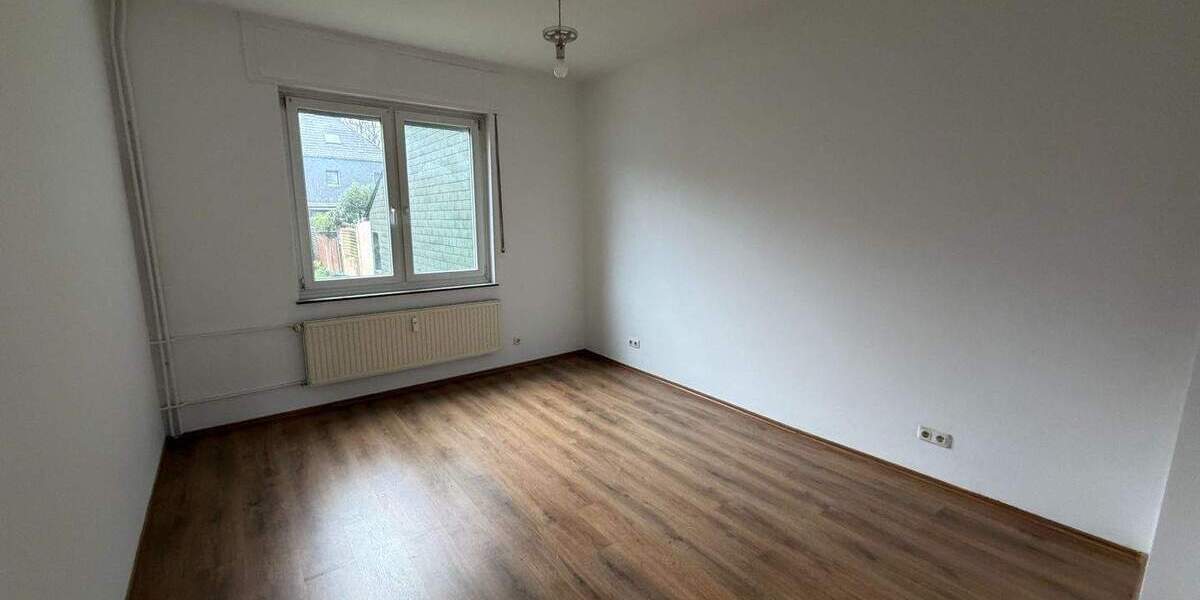 Etagenwohnung Duisburg Mittelmeiderich - 3 Zimmer, 61 m&sup2;, 500&euro; | Angebot:25566064