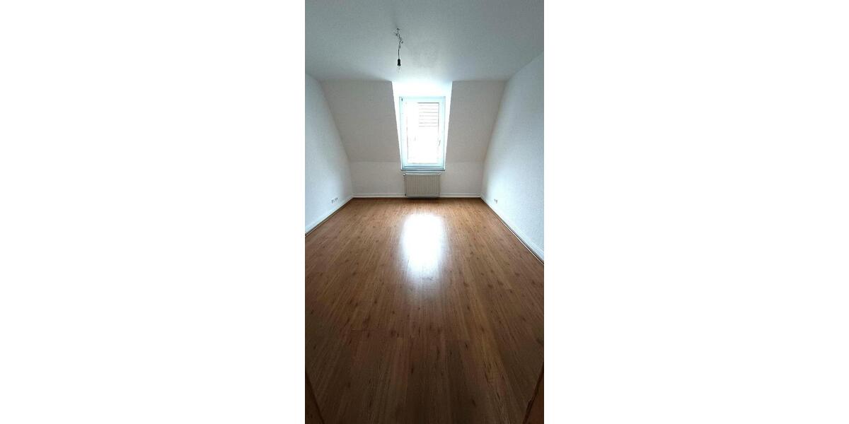 Dachgeschoßwohnung Wuppertal Gemarkung Langerfeld - 4 Zimmer, 100 m&sup2;, 1.000&euro; | Angebot:26324943