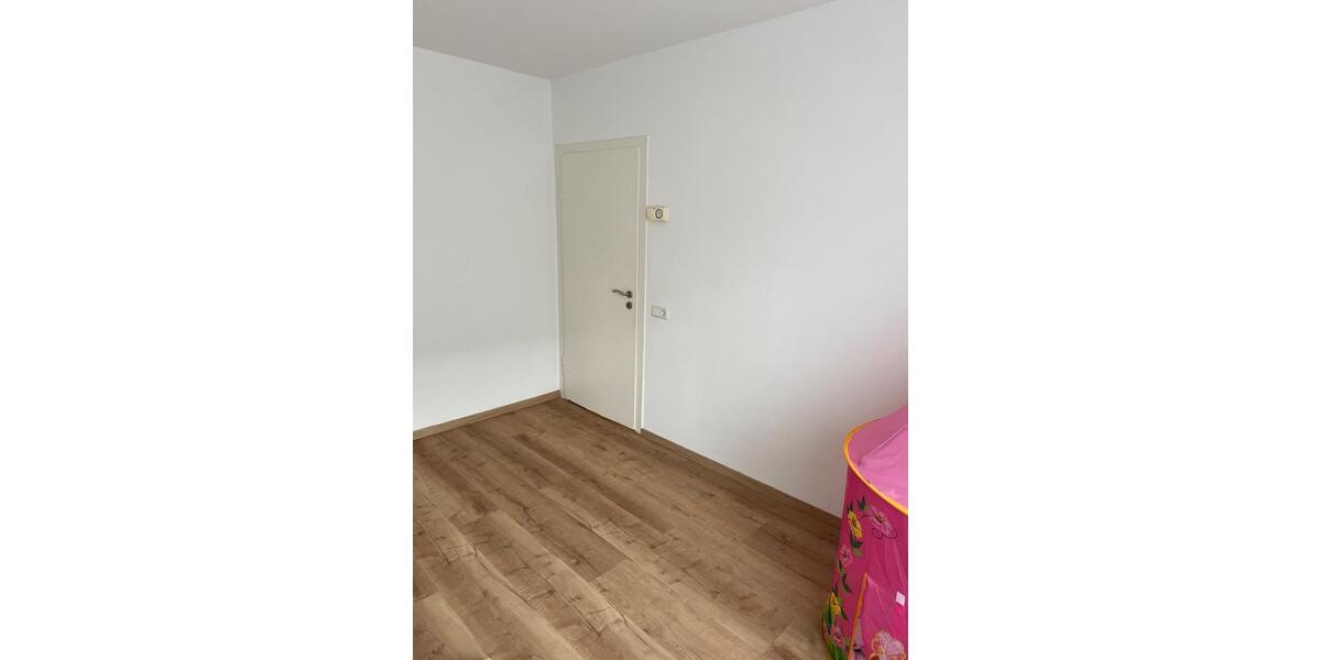 Wohnung zu vermieten, zwei Zimmer 55 m² Kü+Whz+Schlz+Bad 2 zimmer
