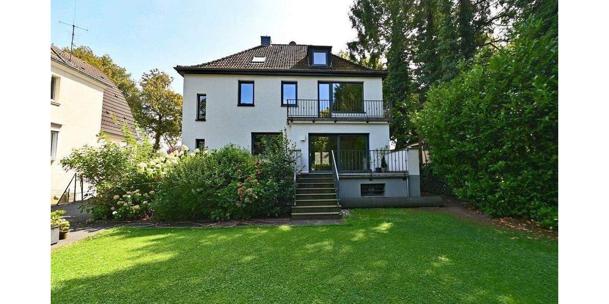 Höseler Familien-Herzstück! Restauriertes, freistehendes 30er-Jahre-Haus mit tollem Garten 8 zimmer