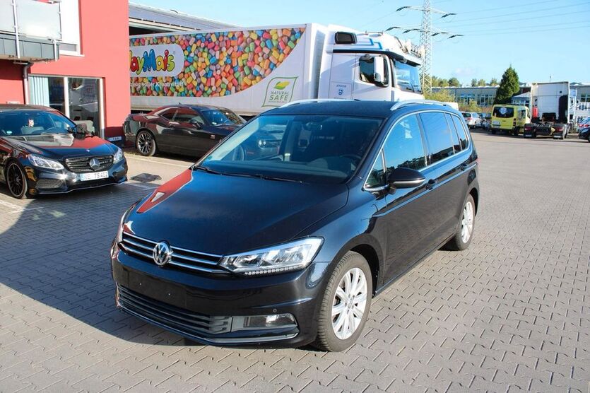 VW Touran 102.565 km 17.300 € Marl 45768