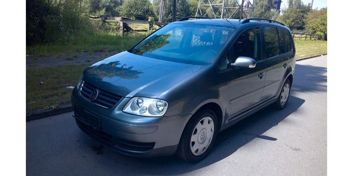 VW Touran 177.000 km 2.950 &euro; Bottrop 46238