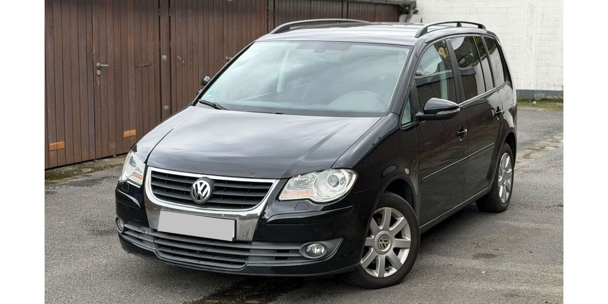 VW Touran 220.000 km 3.999 &euro; Oberhausen 46145
