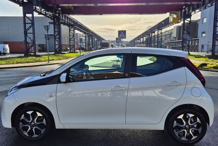 Toyota Aygo (X) 37.000 km 10.190 &euro; Mülheim 45476