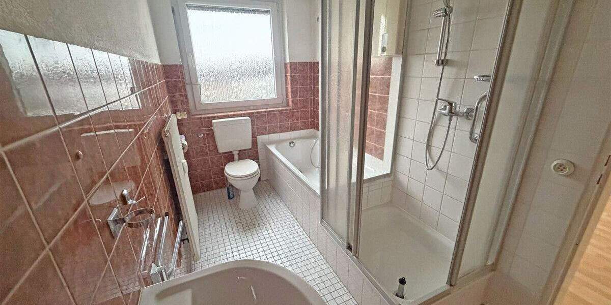 Etagenwohnung Duisburg Hochheide - 2 Zimmer, 71 m&sup2;, 129.000&euro; | Angebot:25684453