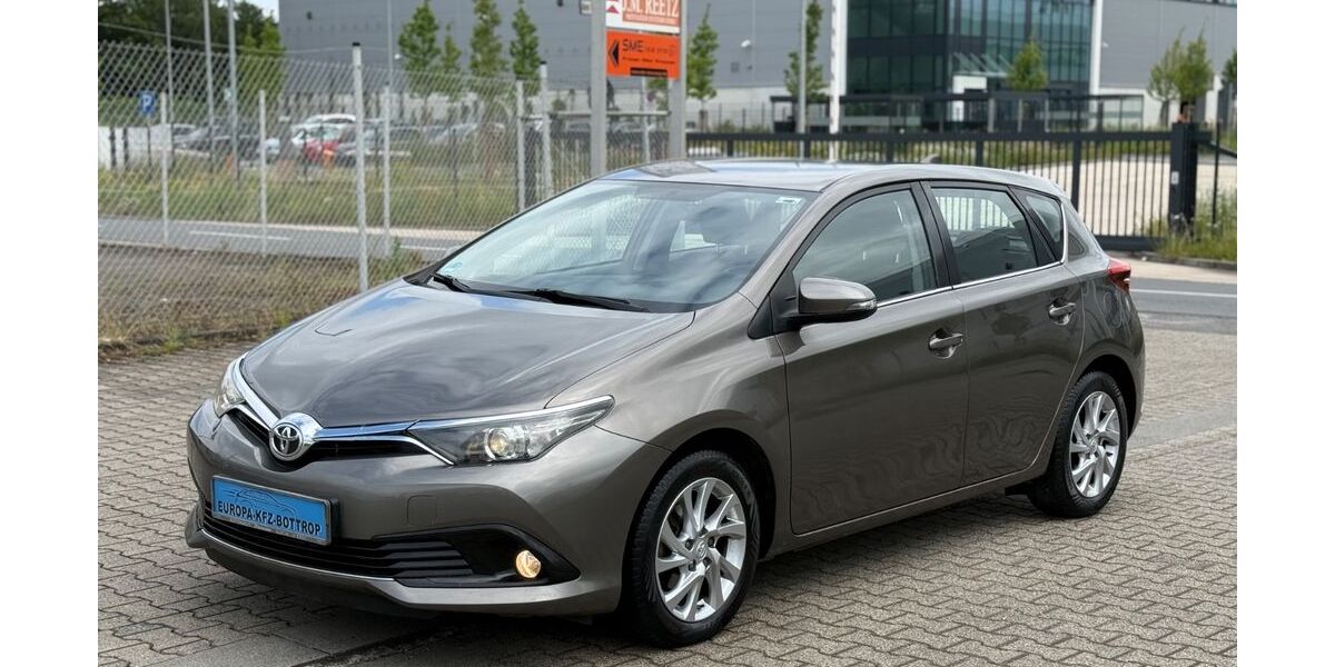 Toyota Auris 56.954 km 12.999 &euro; Bottrop 46238