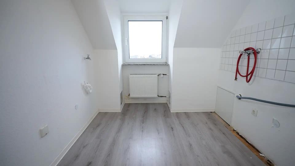 Dachgeschoßwohnung Hattingen - 1 Zimmer, 33 m&sup2;, 400&euro; | Angebot:26130716