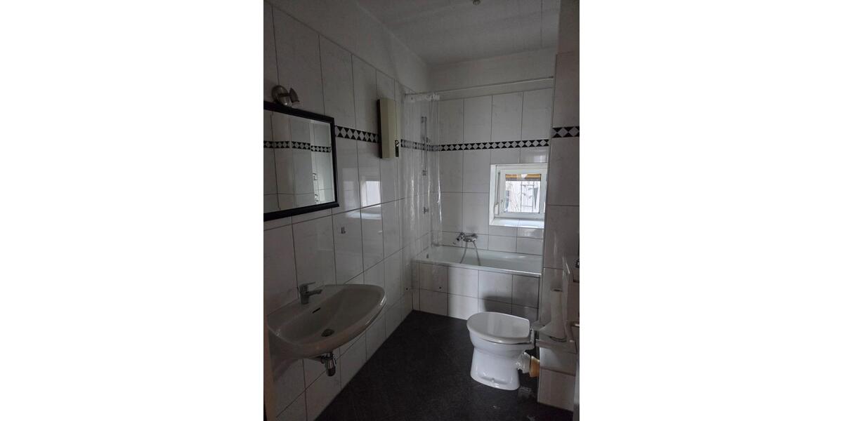 Erdgeschoßwohnung Wuppertal Lichtenplatz - 3 Zimmer, 74 m&sup2;, 703&euro; | Angebot:25559005