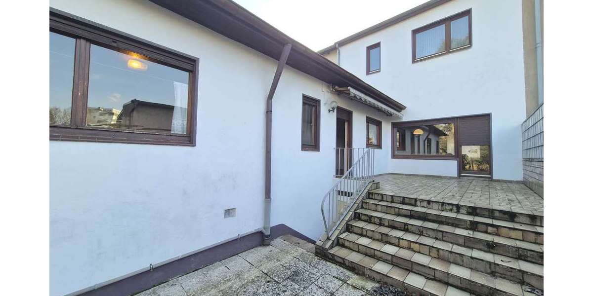 Haus zum Kaufen in Oberhausen 249.000 € 131 m² 6 zimmer