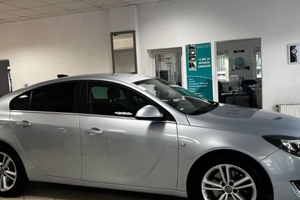 Opel Insignia 97.628 km 11.999 € Dinslaken 46537