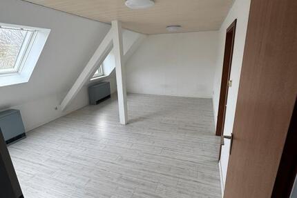 Helle Dachgeschosswohnung 3 zimmer