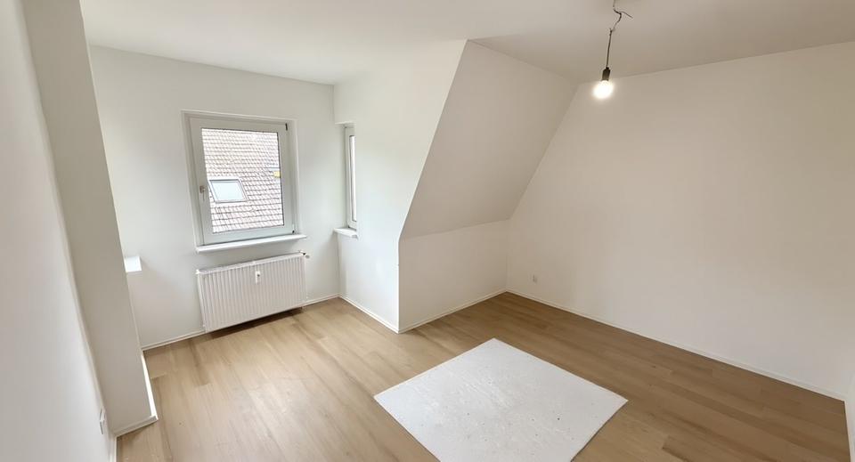 Dachgeschoßwohnung Wuppertal Gemarkung Langerfeld - 3 Zimmer, 84 m&sup2;, 750&euro; | Angebot:25253835