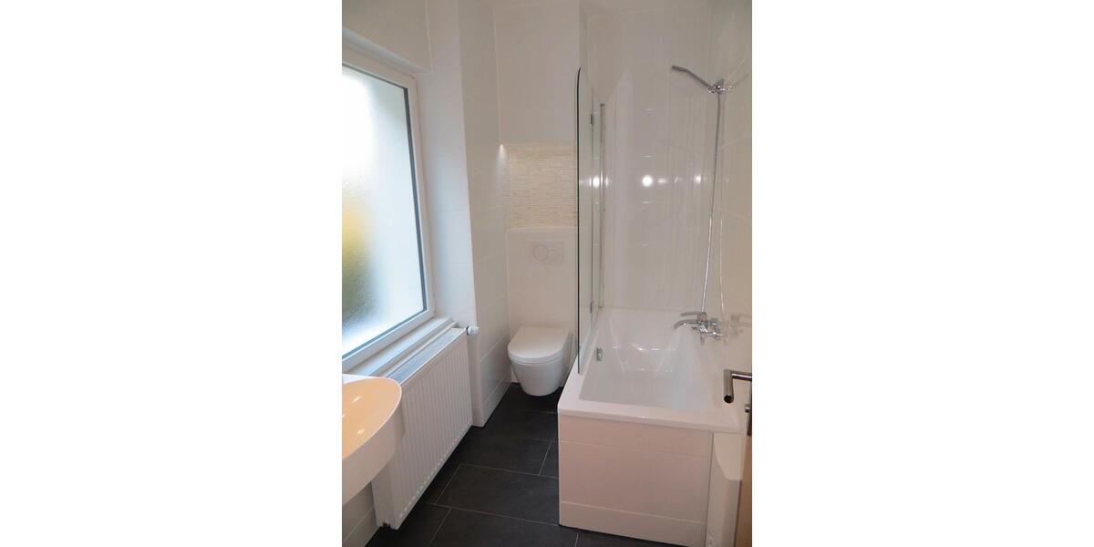 Erdgeschoßwohnung Ratingen - 3 Zimmer, 77 m&sup2;, 900&euro; | Angebot:26372652