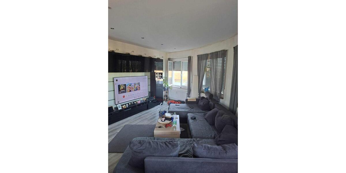 Haus im Haus - Sanierte 4,5 Zimmer Wohnung mit EFH Flair 4.5 zimmer